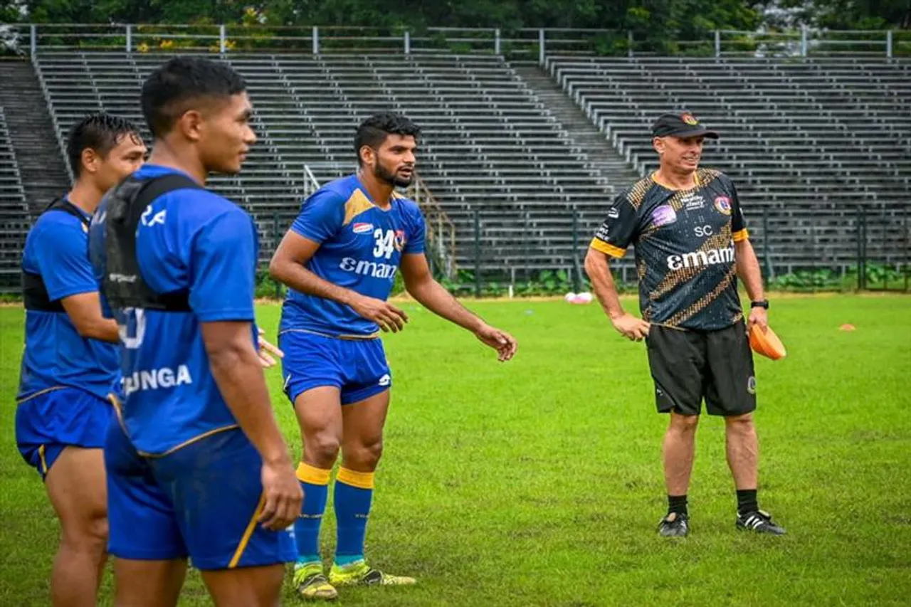 মাঠে ফিরেছেন স্টিফেন