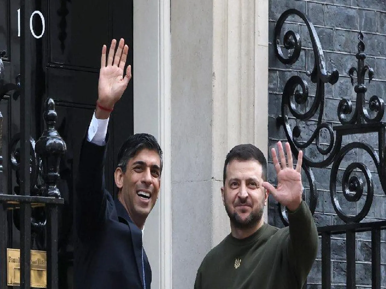 যুক্তরাজ্য ইউক্রেনে বিমান পাঠালে রাশিয়া প্রতিক্রিয়ার প্রতিশ্রুতি দিয়েছে