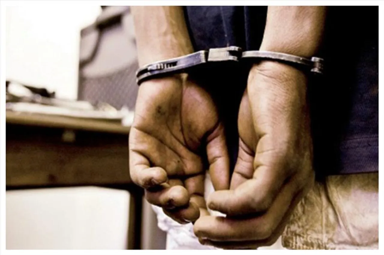 ৩৫ জন মাদক চোরাচালানকারীকে গ্রেপ্তার করল পুলিশ