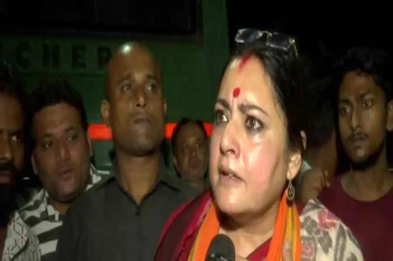 লজ্জা থাকলে পদপত্যাগ করবে মুখ্যমন্ত্রী: অগ্নিমিত্রা পল