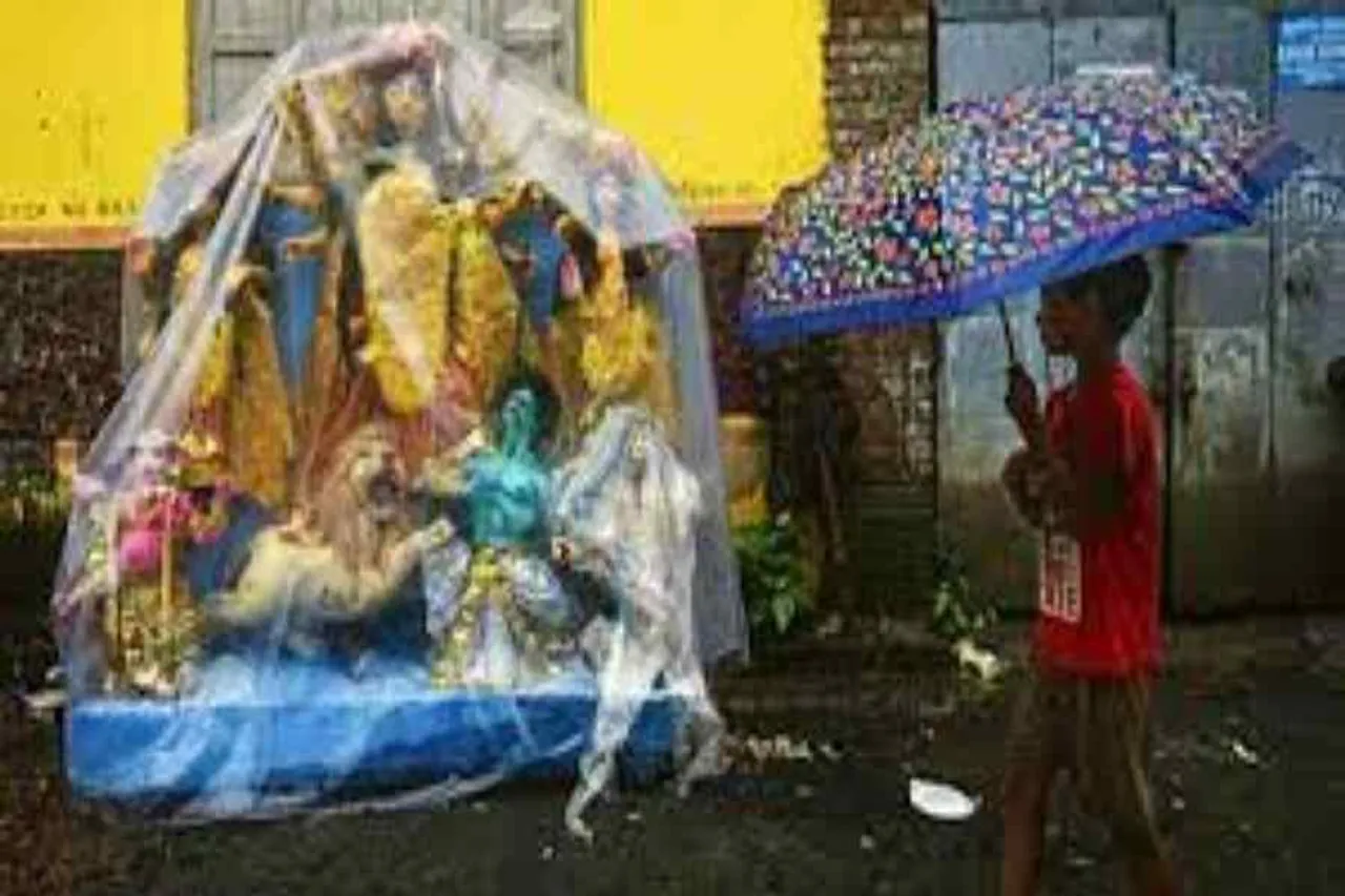 ষষ্ঠীতে বজ্রবিদ্যুৎ সহ বৃষ্টি, জানুন কখন