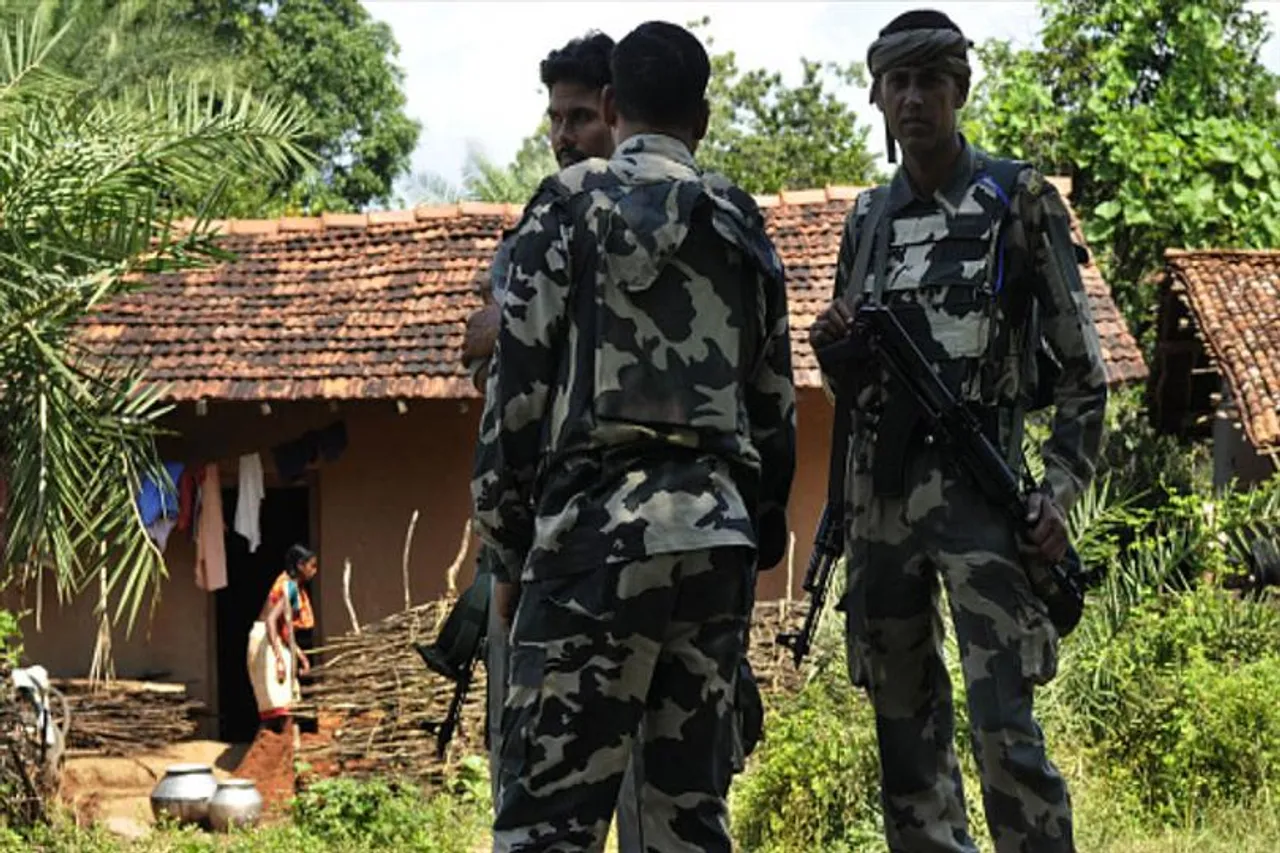 IED বিস্ফোরণে গুরুতর জখম সিআরপিএফ জওয়ান