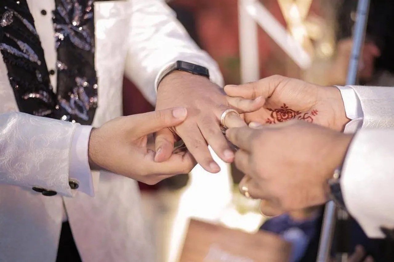 সমপ্রেমী বিয়ে নিয়ে মুখ খুললেন বিজেপি সাংসদ