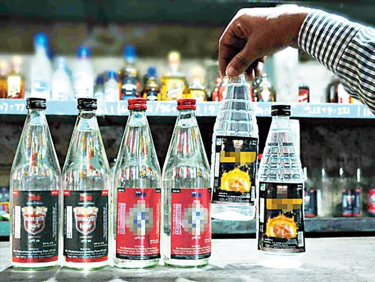 বাংলায় বন্ধ হচ্ছে দেশি মদের উৎপাদন!