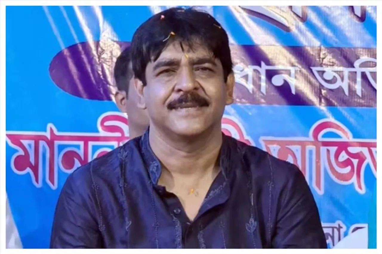 হেনস্থার অভিযোগ, তৃণমূল বিধায়ককে দেখে উঠল 'চোর, চোর' স্লোগান