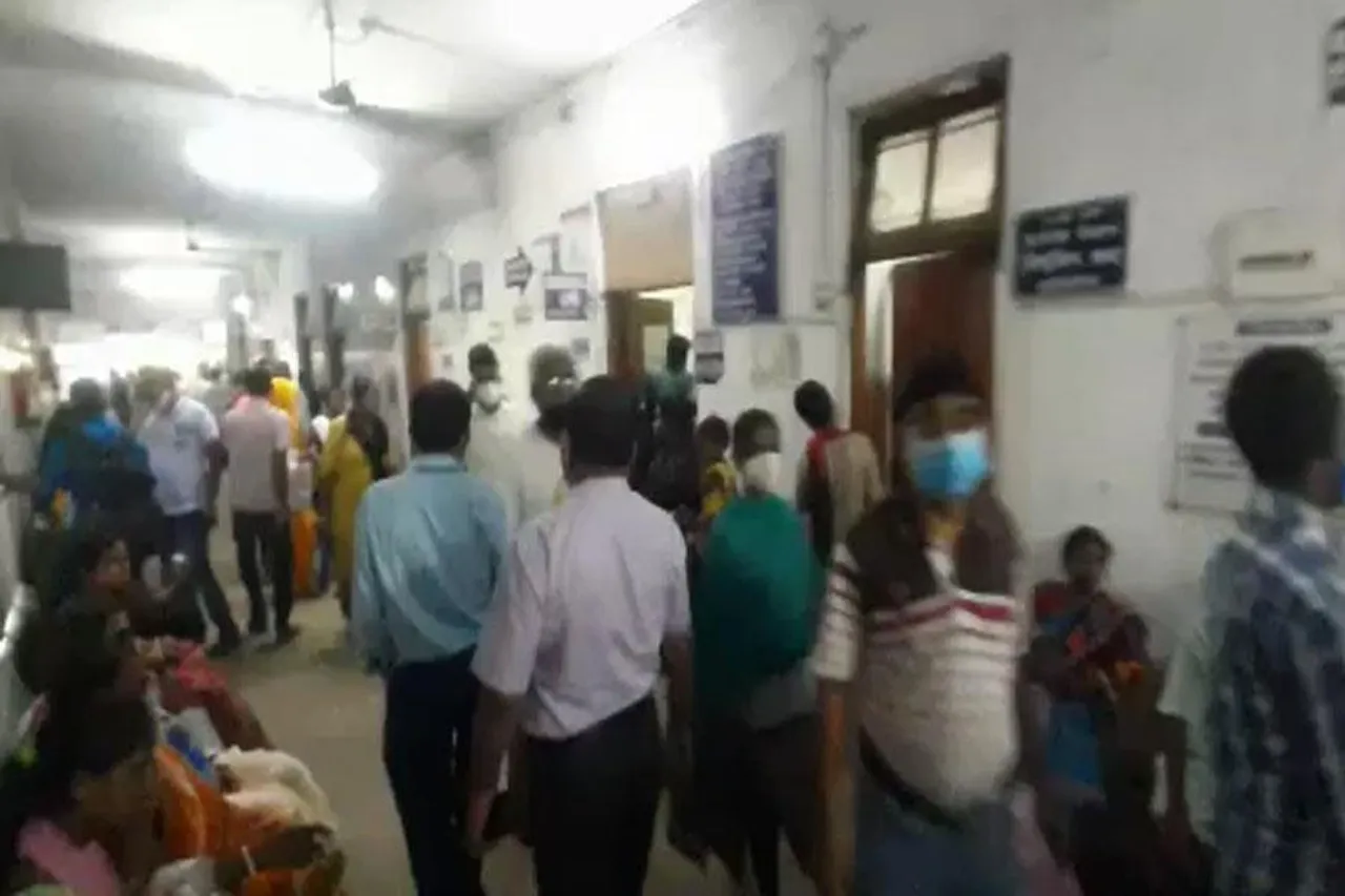 চিকিৎসকদের বিরুদ্ধে খামখেয়ালির অভিযোগ