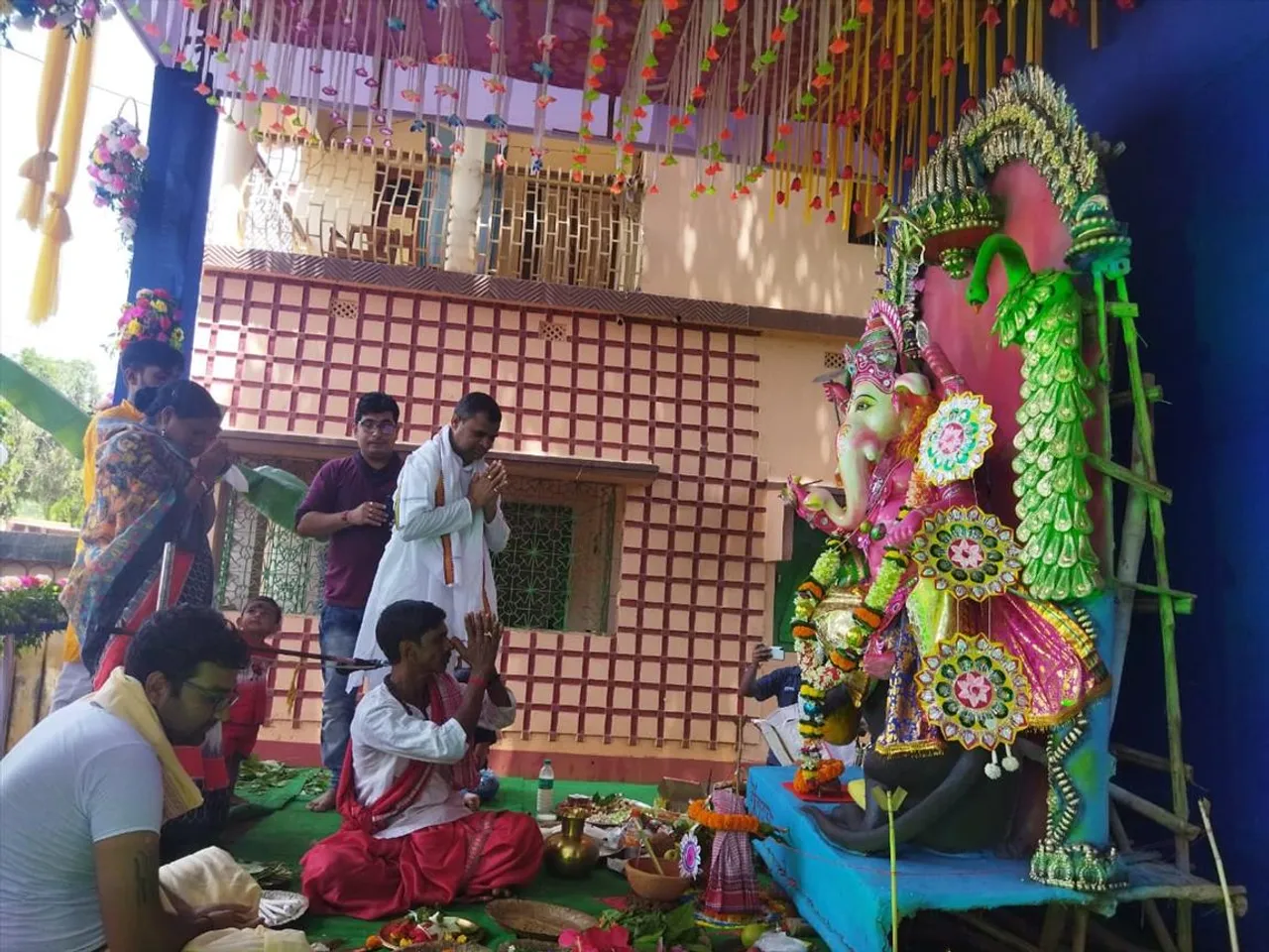 শালবনিতে গণেশ পূজার উদ্বোধন করলেন রাজ্যের প্রতিমন্ত্রী শ্রীকান্ত মাহাতো