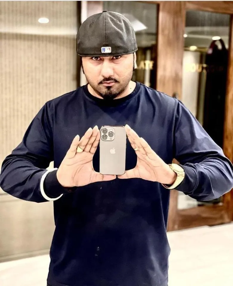 শারীরিক রূপান্তরের ছবি ভাগ করলেন ইয়ো ইয়ো হানি সিং দেখুন