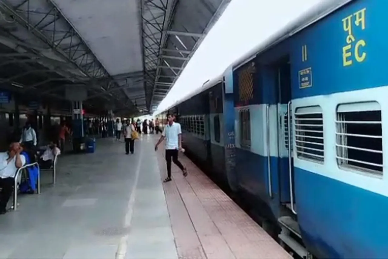 বিহারের অগ্নিপথ বিক্ষোভের আঁচ আসানসোলে