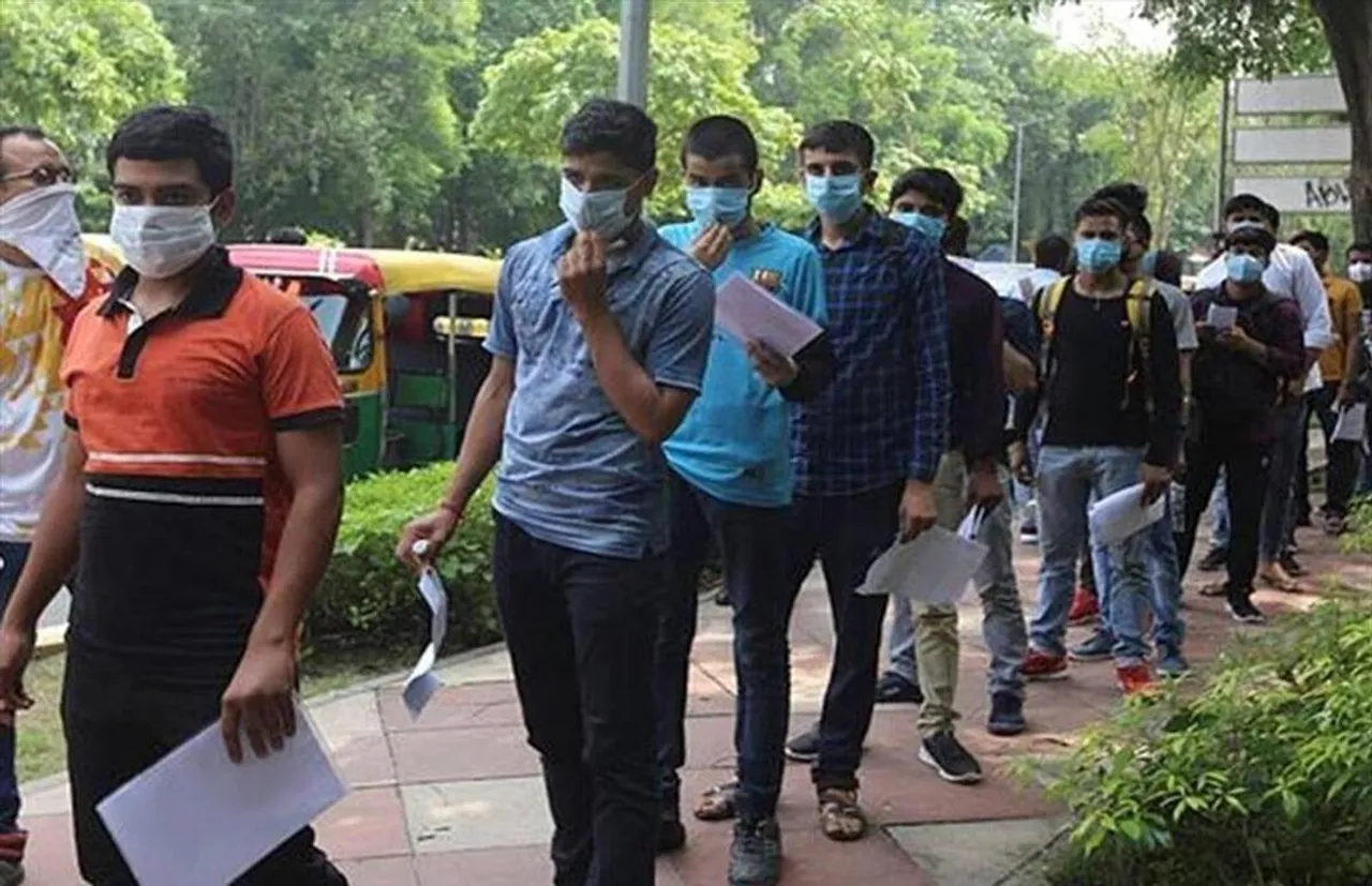 গ্র্যাজুয়েশন পাশ হলেই জেলা স্বাস্থ্য দপ্তরে চাকরির সুযোগ, সরাসরি ইন্টারভিউ দিয়ে নিয়োগ