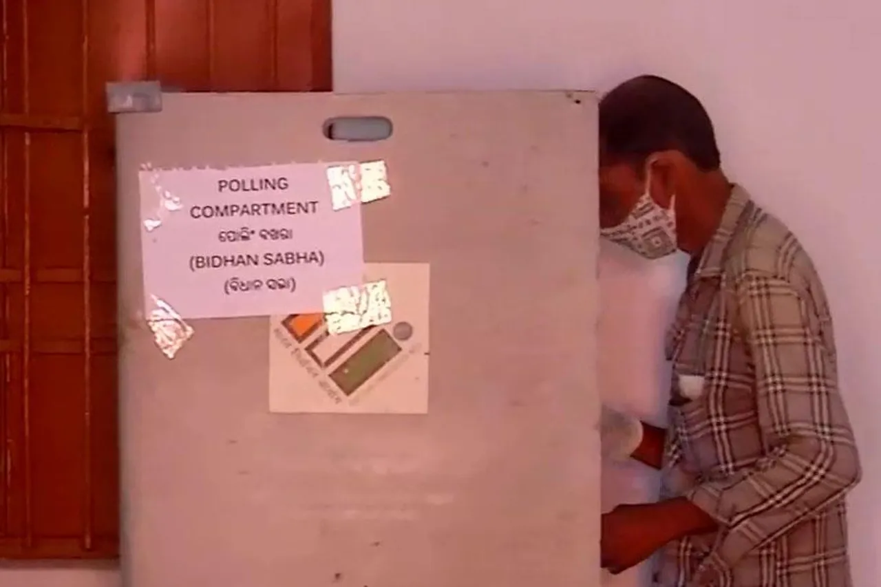 বাংলার পাশাপাশি ওড়িশাতেও শুরু হয়েছে ভোট