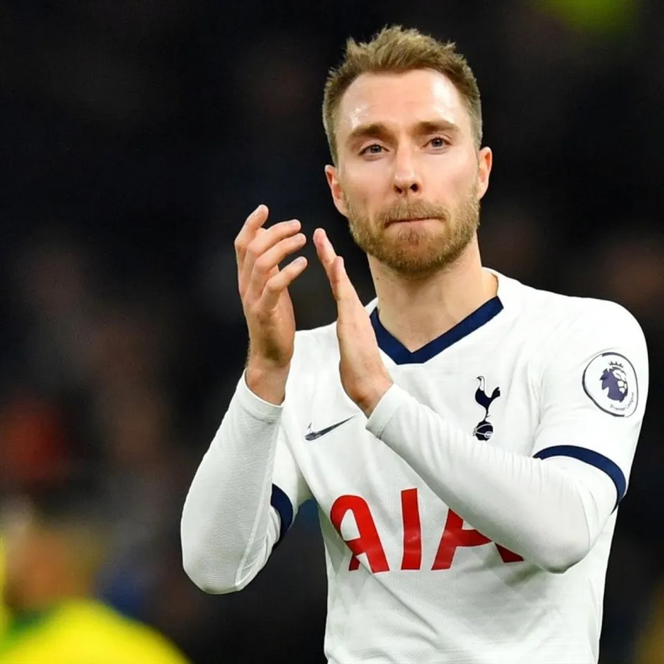 মাঠে ফিরলেন ক্রিশ্চিয়ান এরিকসন