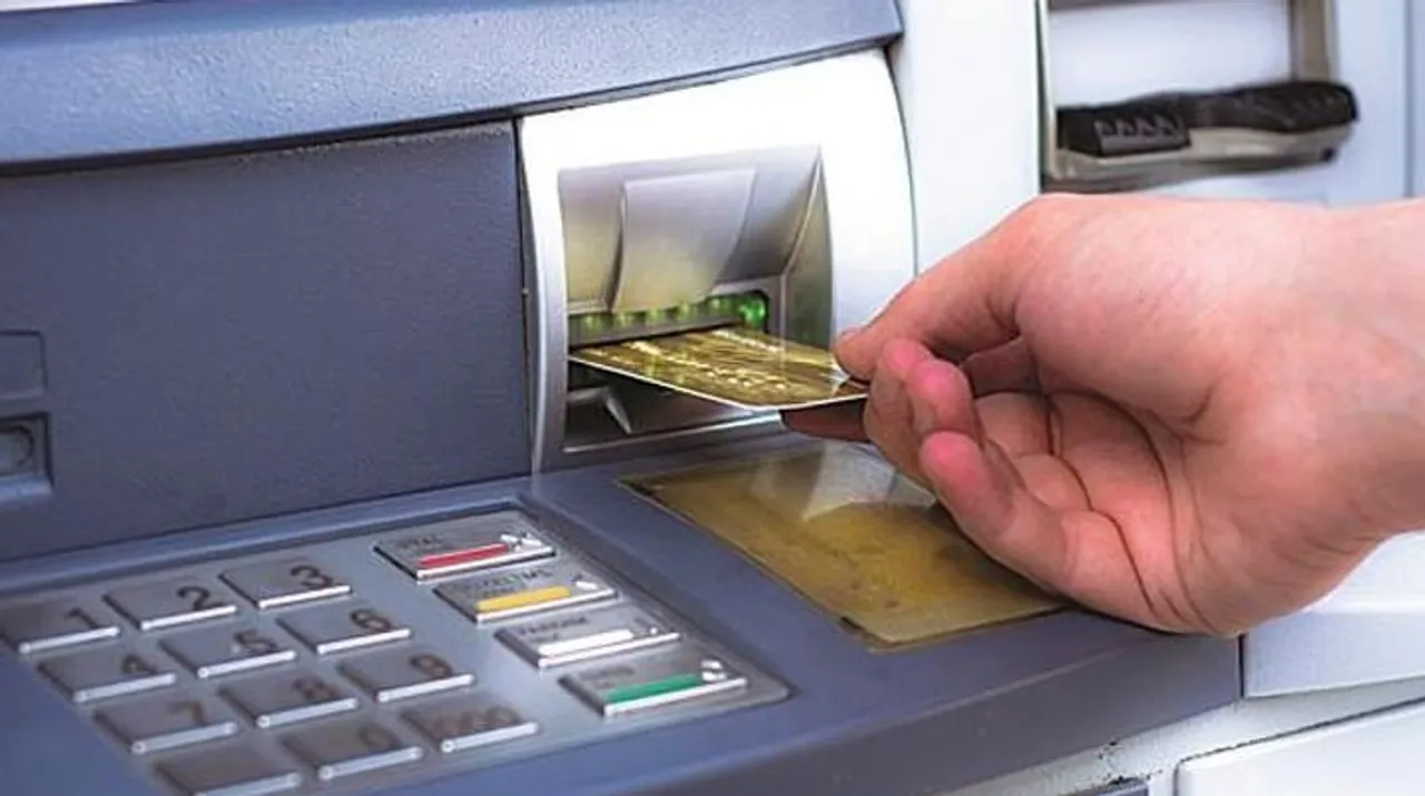ফাইবার ডিভাইস ব্যবহার করে একের পর এক এটিএম থেকে টাকা চুরি