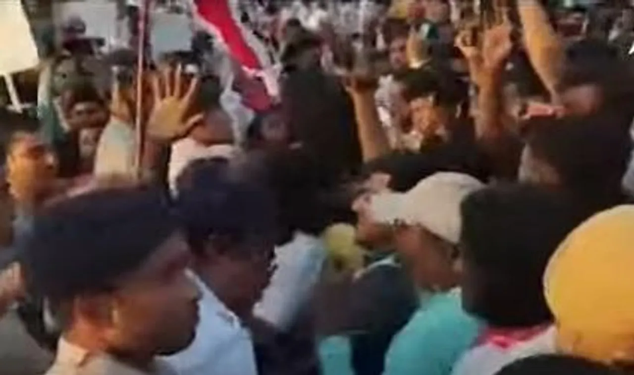 মুখ্যমন্ত্রীর ভুল উচ্চারণের বিরুদ্ধে অভিযোগ তুলে বিক্ষোভ মতুয়াদের