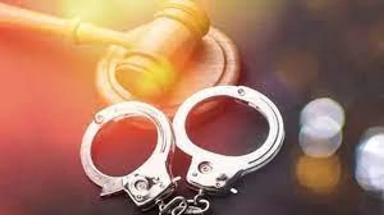 আইনজীবীর বাড়িতে ডাকাতির রহস্যভেদ, গ্রেফতার স্বামী