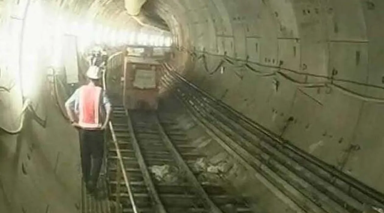 পুজোর মাসেই গঙ্গার নিচ দিয়ে ছুটবে মেট্রো!