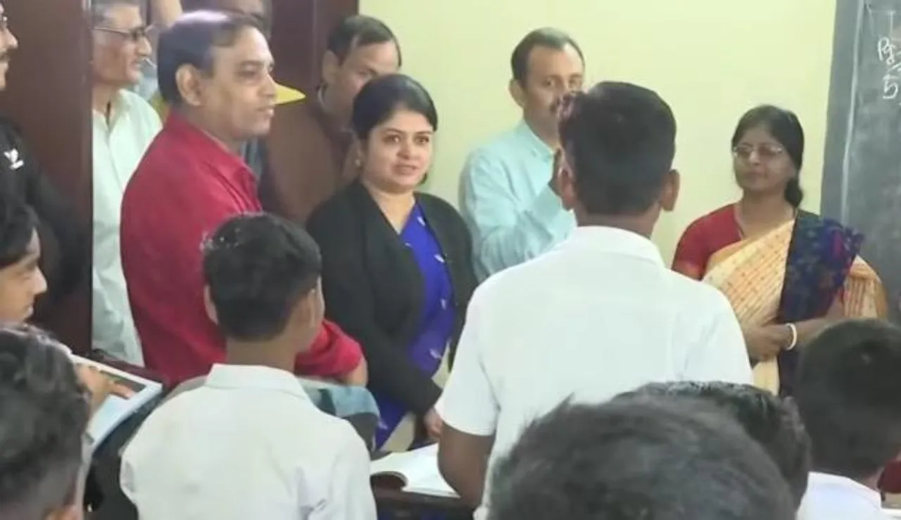 কর্মীদের কম বেতনে কাজ করানোর অভিযোগ হাইস্কুলের বিরুদ্ধে