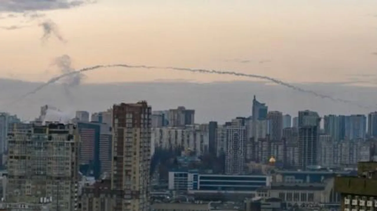 ইউক্রেনজুড়ে শতাধিক ক্ষেপণাস্ত্র নিক্ষেপ রাশিয়ার