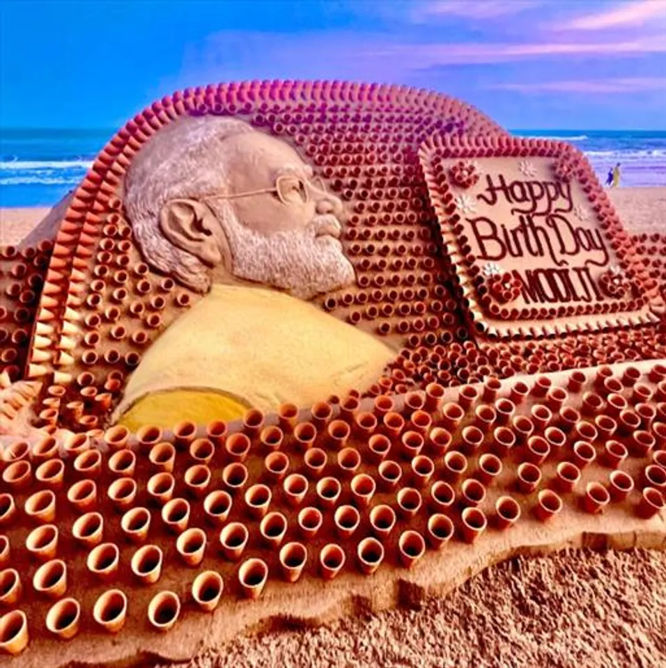 নরেন্দ্র মোদীর জন্মদিনে পুরীর সমুদ্র তটে 'চায়ে পে চর্চা'