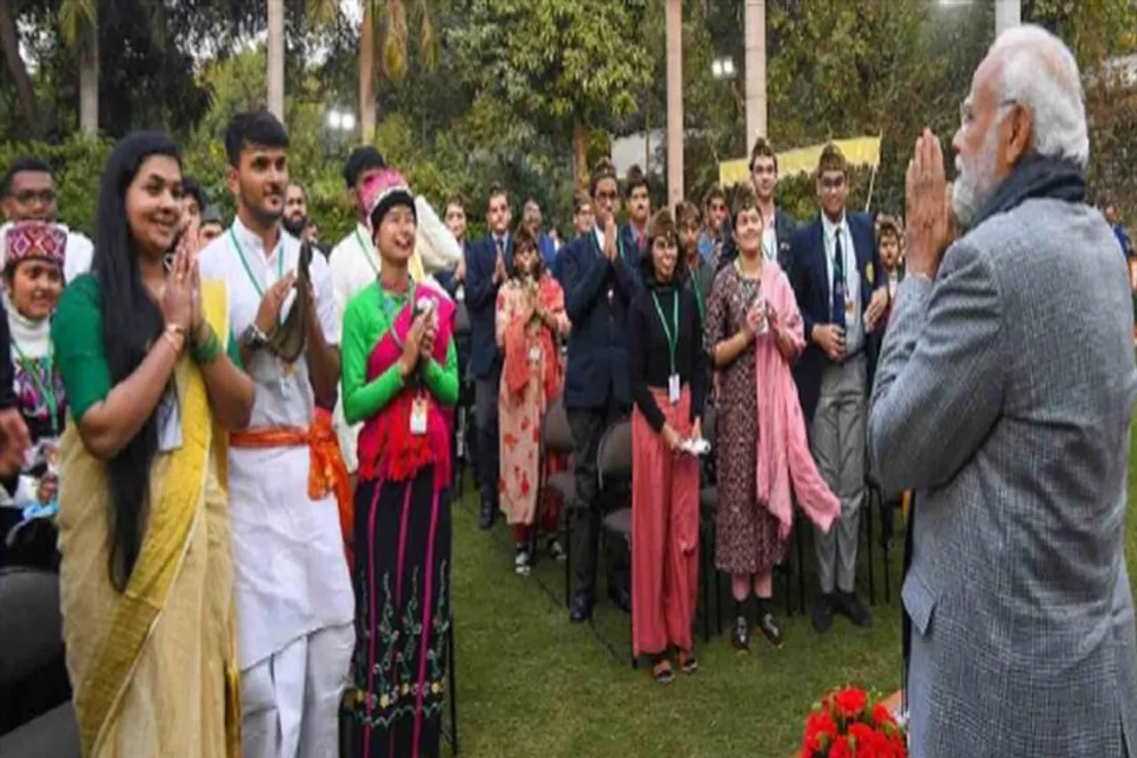 দেশের তরুণদের সঙ্গে মতবিনিময় করলেন প্রধানমন্ত্রী