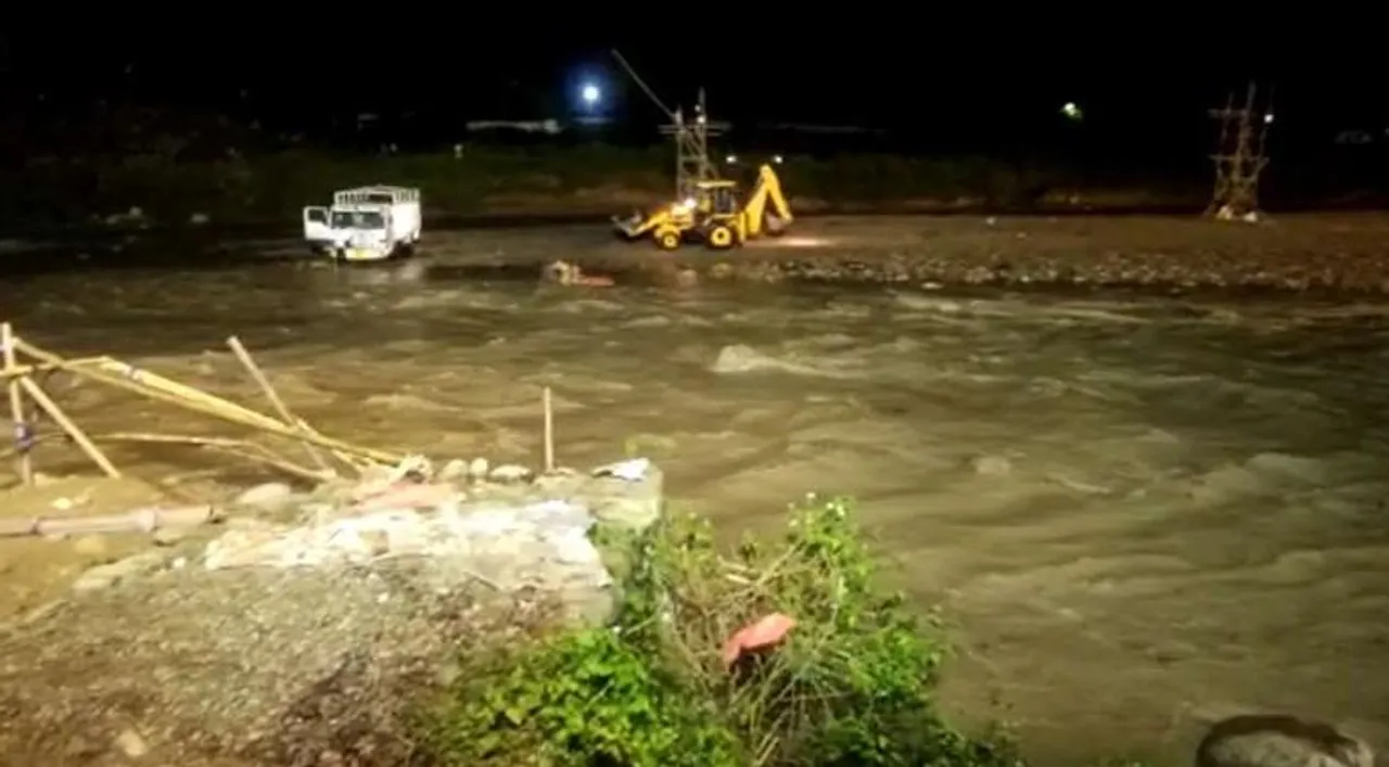 মালবাজারে মর্মান্তিক দুর্ঘটনার জের, আজ জলপাইগুড়িতে বাতিল কার্নিভাল