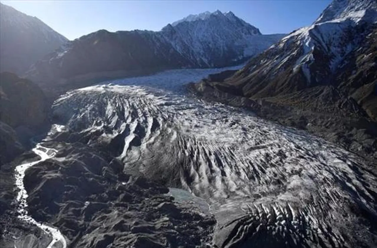 হিমবাহের বন্যার ঝুঁকিতে দেড় কোটি মানুষ