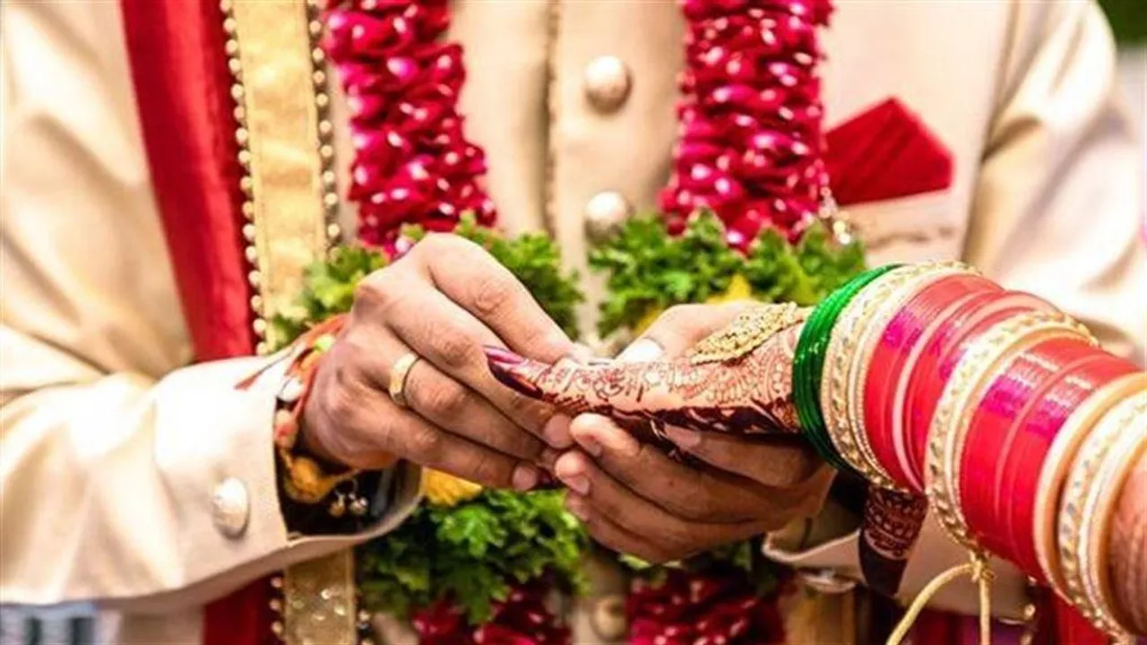 প্রতারক বায়ুসেনা কর্মী,  বিয়ের ফাঁদ পেতে ১০ লক্ষ টাকার প্রতারণা