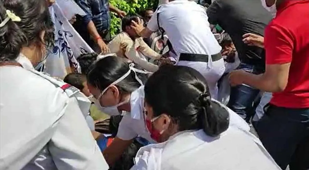 হাজরা মোড়ে ধুমধুমার