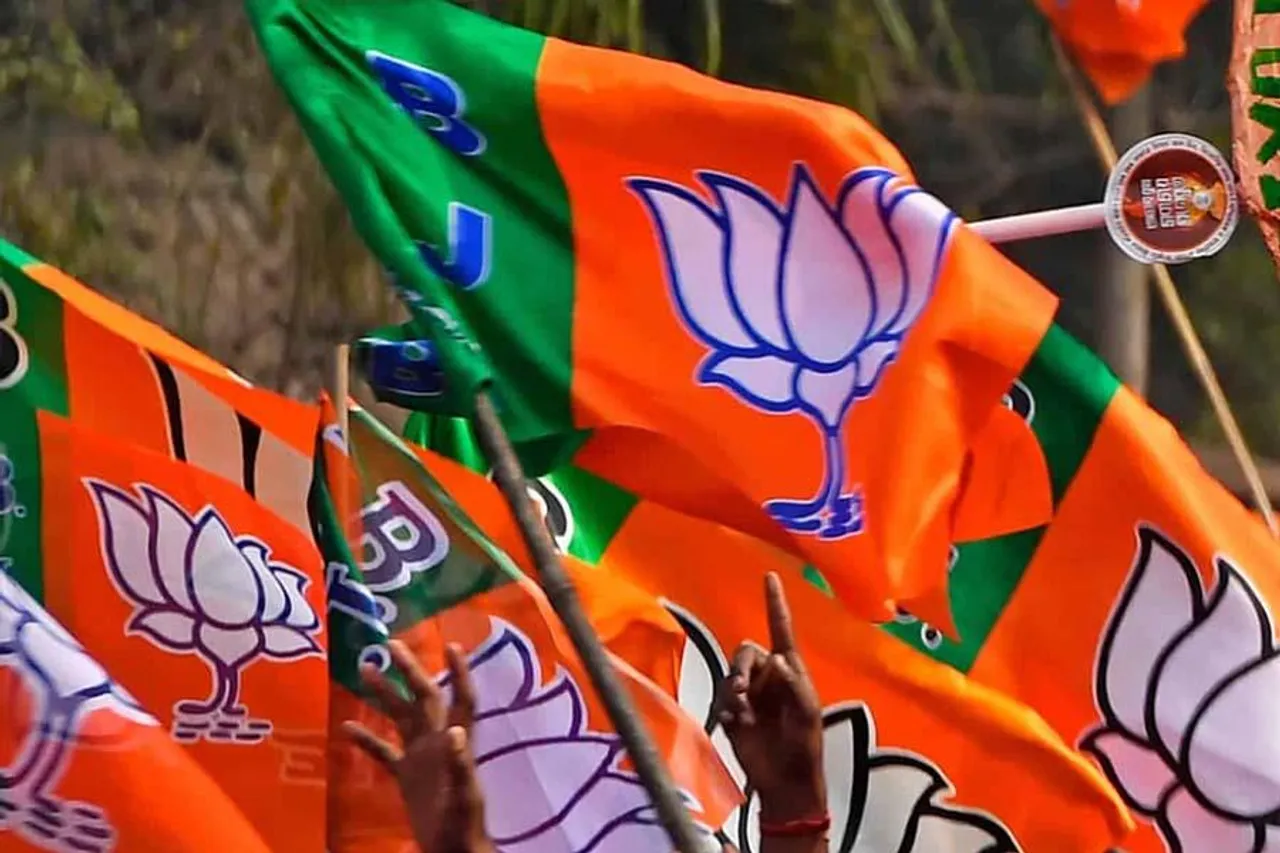 'টাকা, উপহার দিয়ে ভোটারদের আকৃষ্ট করা হচ্ছে', ফাঁপরে বিজেপি