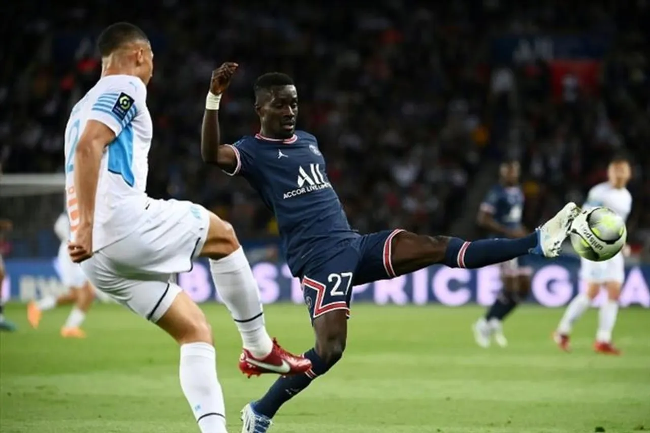 পিএসজির ফুটবলারকে নেওয়ার পথে এভারটন