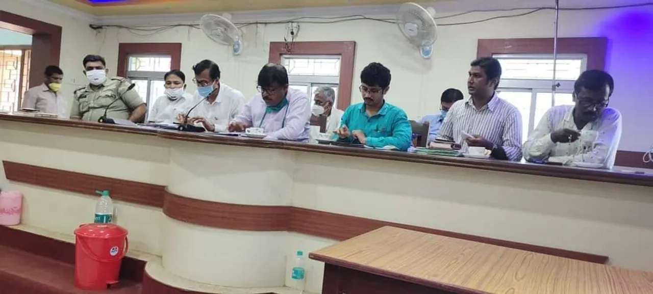 দুয়ারে সরকার কর্মসূচি নিয়ে বৈঠক পিংলা পঞ্চায়েত সমিতিতে