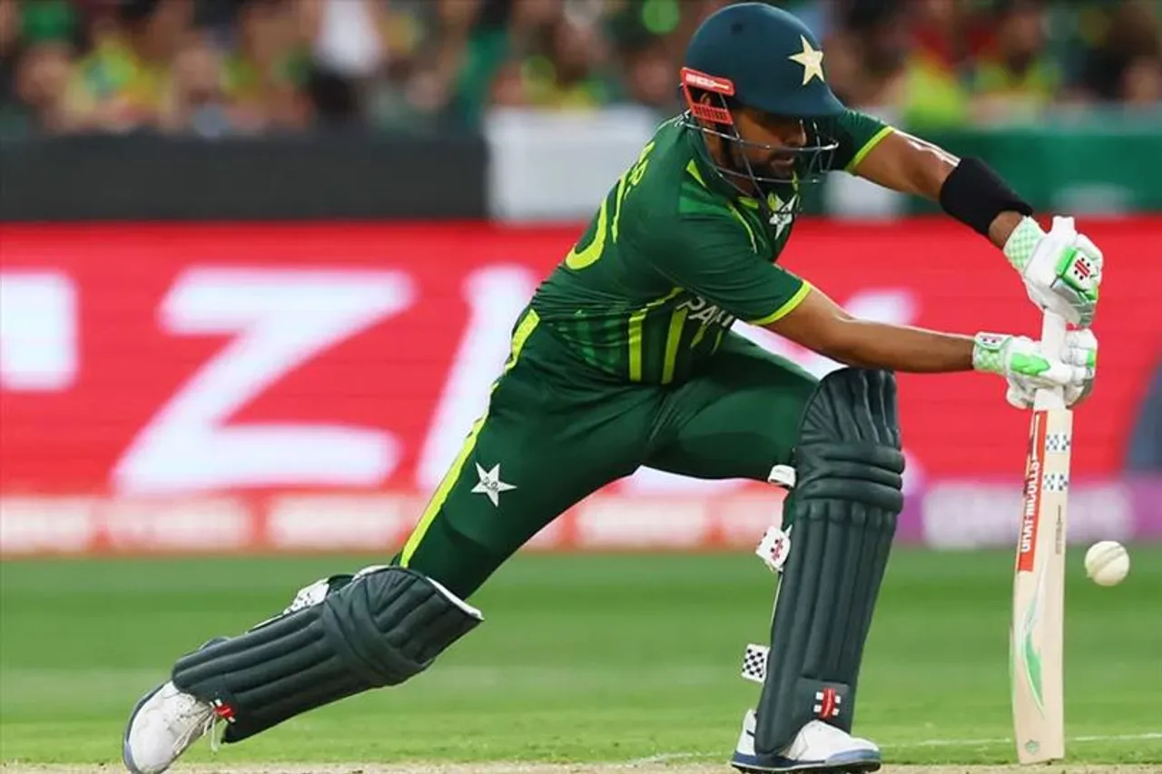 বাবর আজম আমাদের দলের মেরুদণ্ড: শাহিদ আফ্রিদি