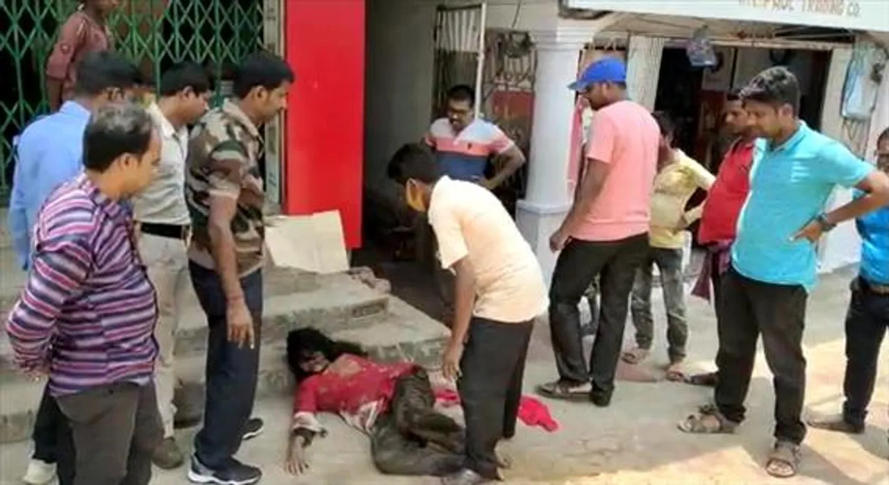 আচমকাই অসুস্থ মহিলা, চন্দ্রকোনা থানার পুলিশকর্মীদের মানবিক রূপ