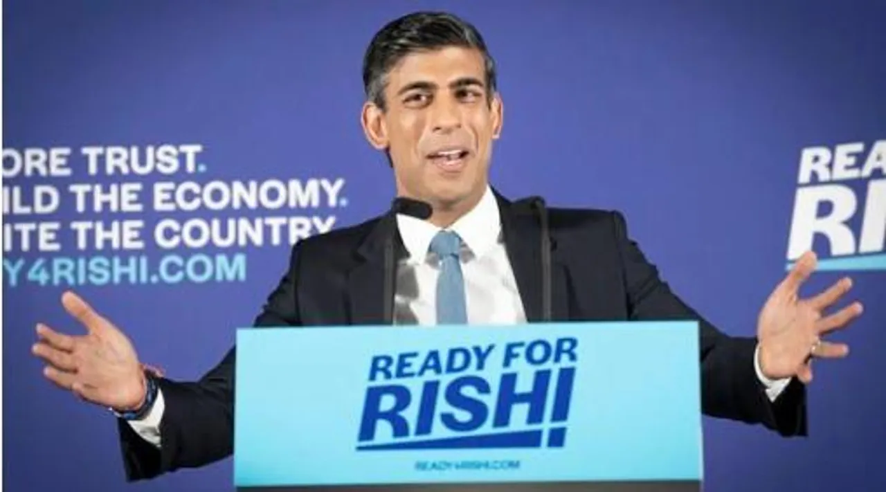 ব্রিটিশ প্রধানমন্ত্রী হওয়ার দৌড়ে এগিয়ে ঋষি সুনক, সরে দাঁড়ালেন প্রীতি