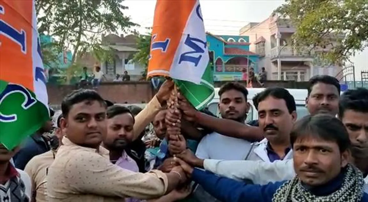 ফুটবল টুর্নামেন্টের উদ্বোধনী অনুষ্ঠানে, সিপিএম ও বিজেপি ছেড়ে তৃণমূলে যোগদান