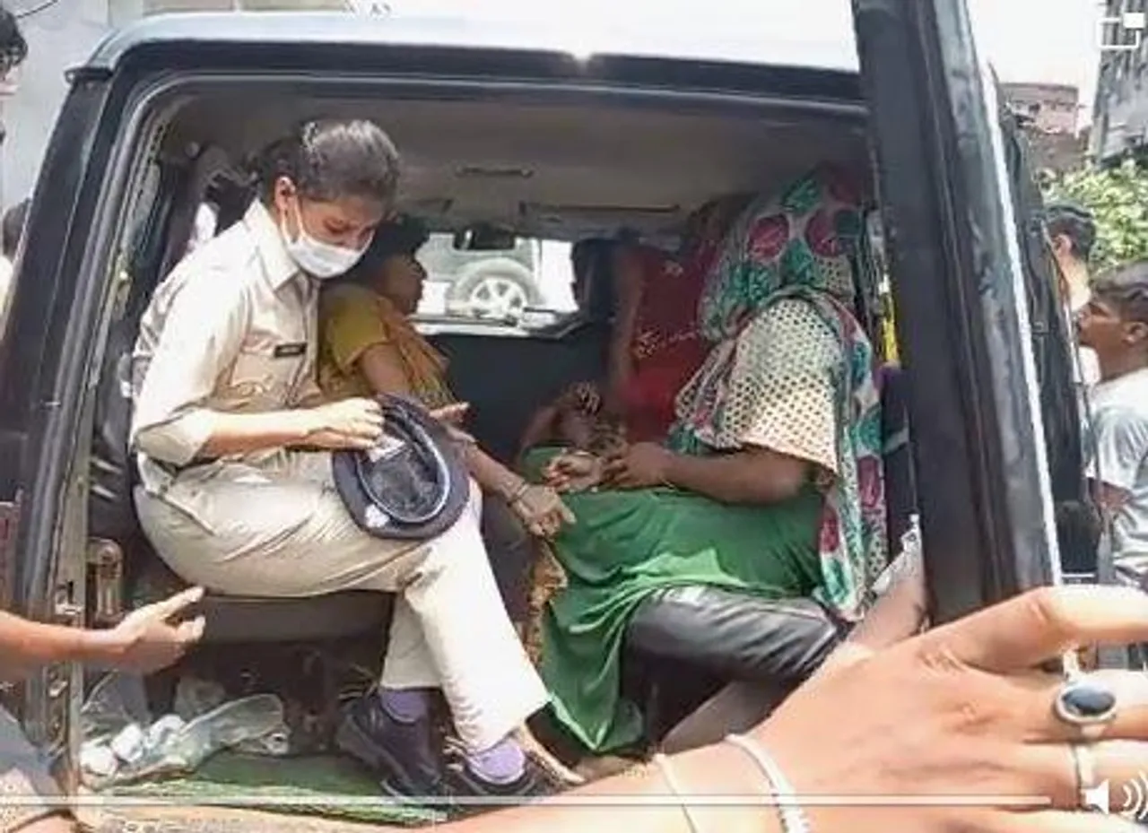 মাদক দ্রব্য রাখার অভিযোগে গ্রেফতার বহু