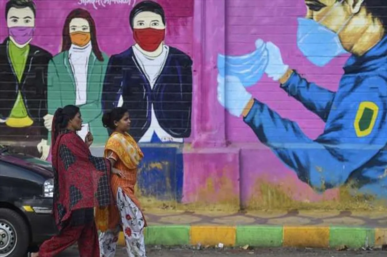 ১৭ শতাংশ বাড়ল দৈনিক সংক্রমণ