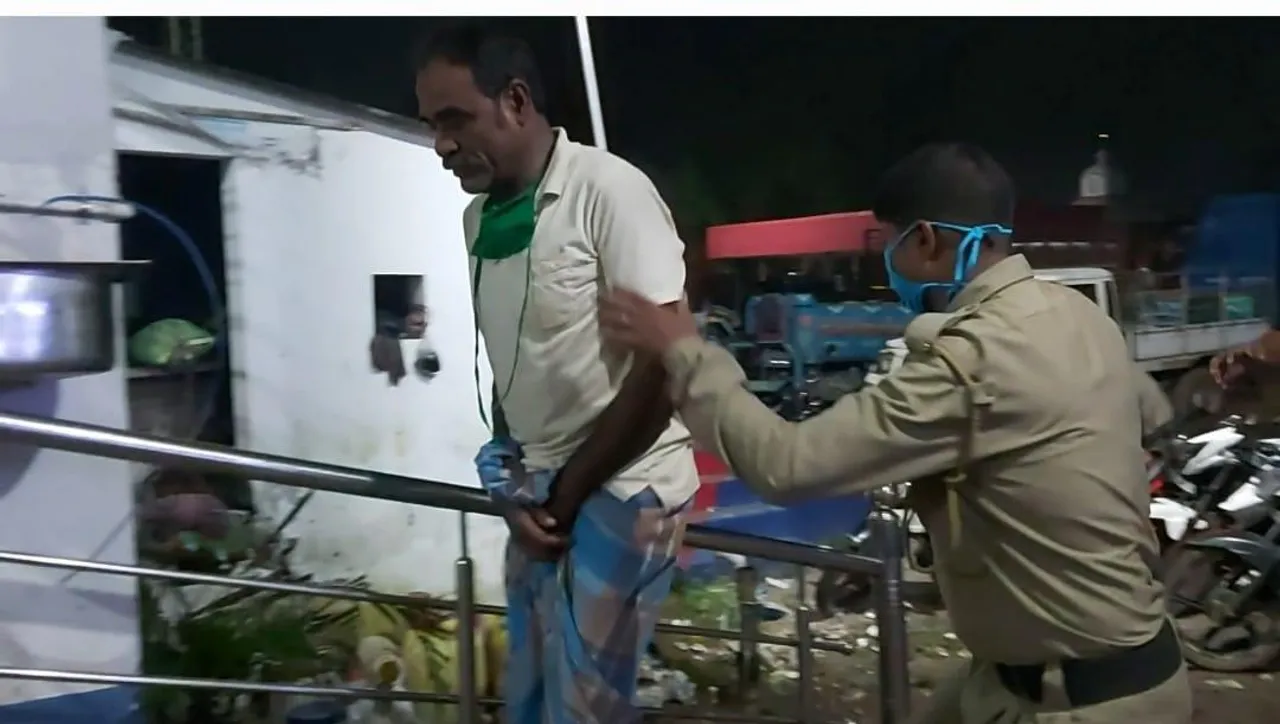 গ্রেফতার ড্রাগ পাচারকারী