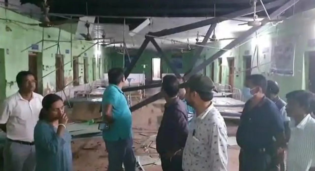 হাসপাতালে ফলস সিলিং ভেঙে আহত শিশুসহ ৭ জন