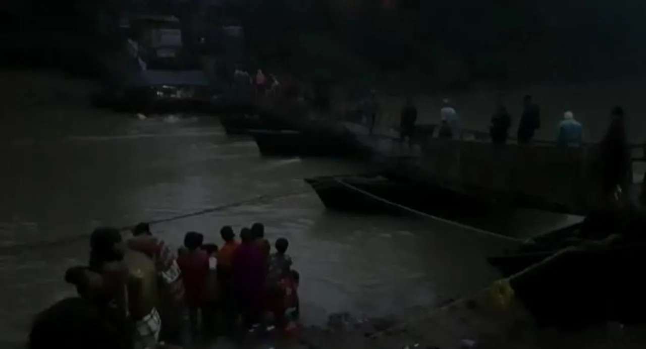 মকর সংক্রান্তির স্নান করতে ভোর থেকে ভিড় পূণ্যার্থীদের