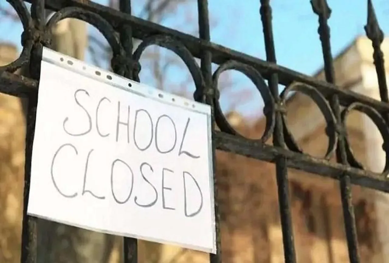 তীব্র ঠান্ডার কারণে অষ্টম শ্রেণি পর্যন্ত স্কুল বন্ধ রাখার নির্দেশ