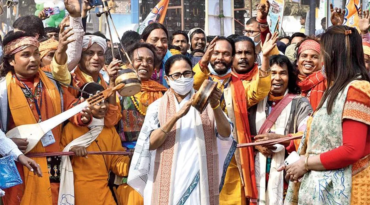 ‘গাইবে লোকাল, শুনবে গ্লোবাল’! আন্তর্জাতিক বাংলা সঙ্গীত উৎসব-এর পথে মমতা