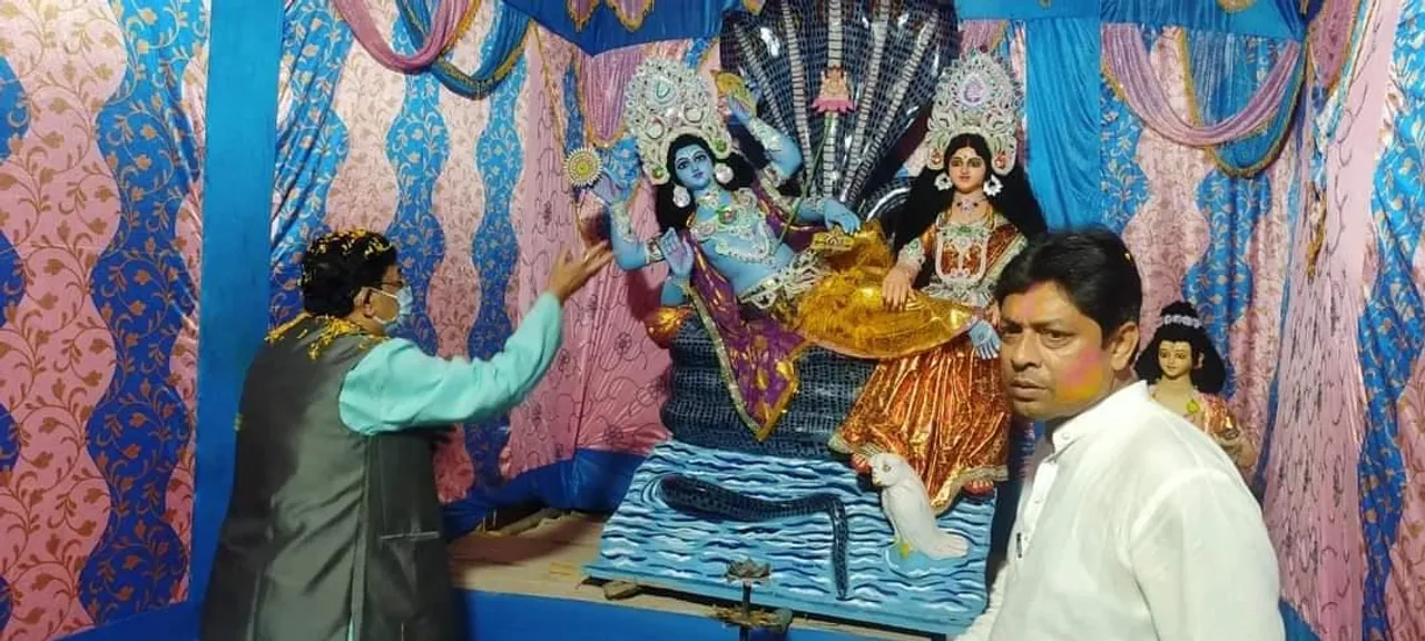 দোল উৎসবে সেচমন্ত্রী