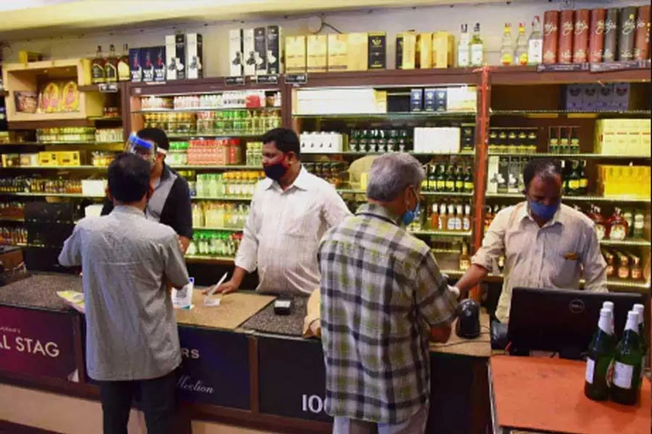 নির্বাচনের প্রেক্ষাপটে বন্ধ থাকবে মদের দোকান