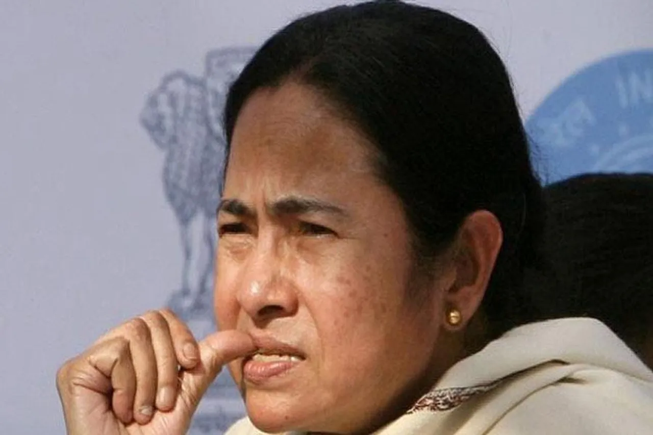 স্বাস্থ্য সাথী ইস্যুতে মুখ পুড়ল রাজ্য সরকারের