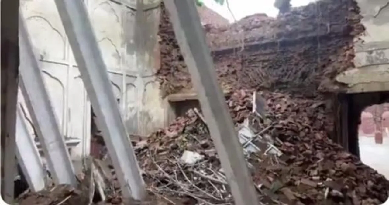 ভেঙে পড়ল পাকিস্তানে অবস্থিত মহারাজা রঞ্জিত সিং এর পৈতৃক হাভেলি