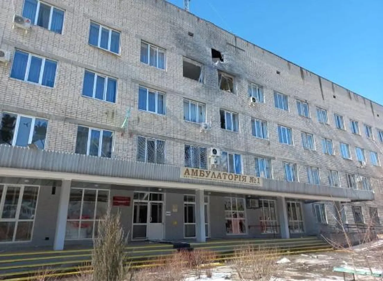 লুহানস্ক অঞ্চলের দুটি হাসপাতালকে সামরিক ব্যবহারের জন্য রূপান্তরিত করেছে রুশ বাহিনী