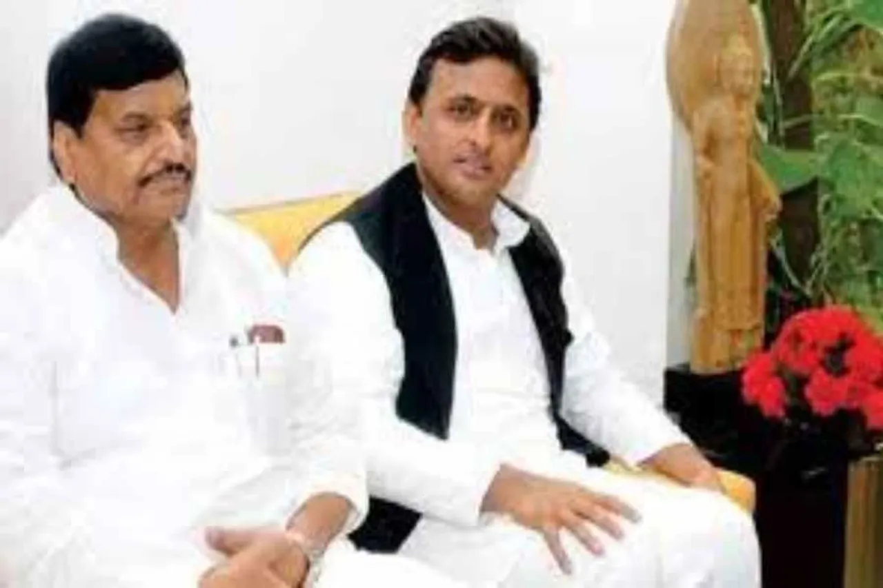 পিএসপি প্রধান শিবপাল যাদবের সঙ্গে সাক্ষাৎ করলেন অখিলেশ যাদব