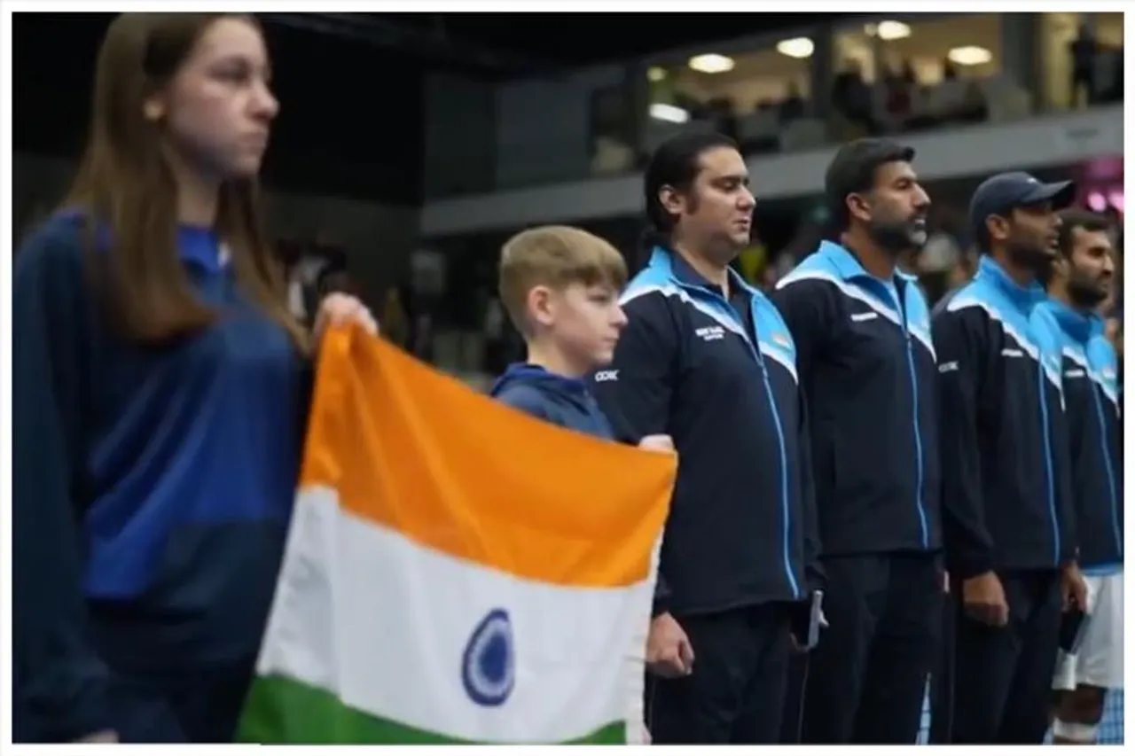 ভায়োলিনের মূর্ছনায় ভারতের জাতীয় সঙ্গীত