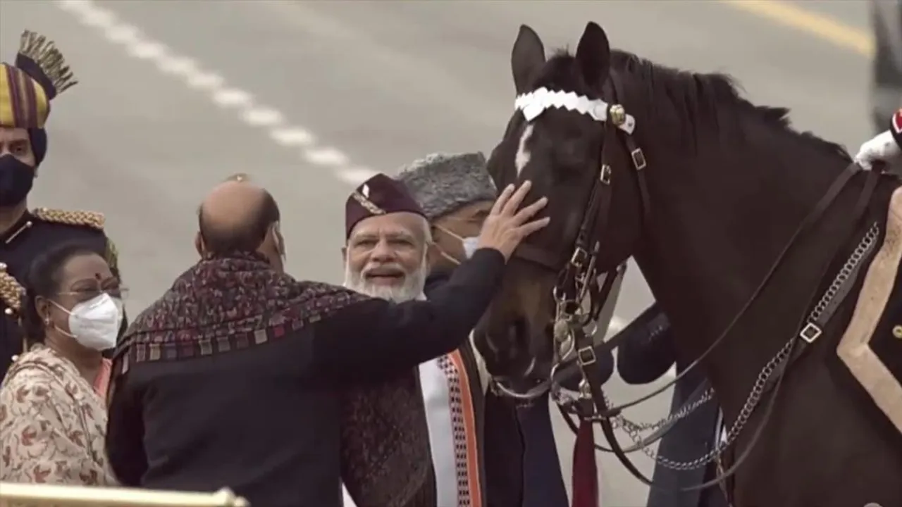 রাষ্ট্রপতির দেহরক্ষী ঘোড়া বিরাট আজ চাকরি থেকে অবসর নিল